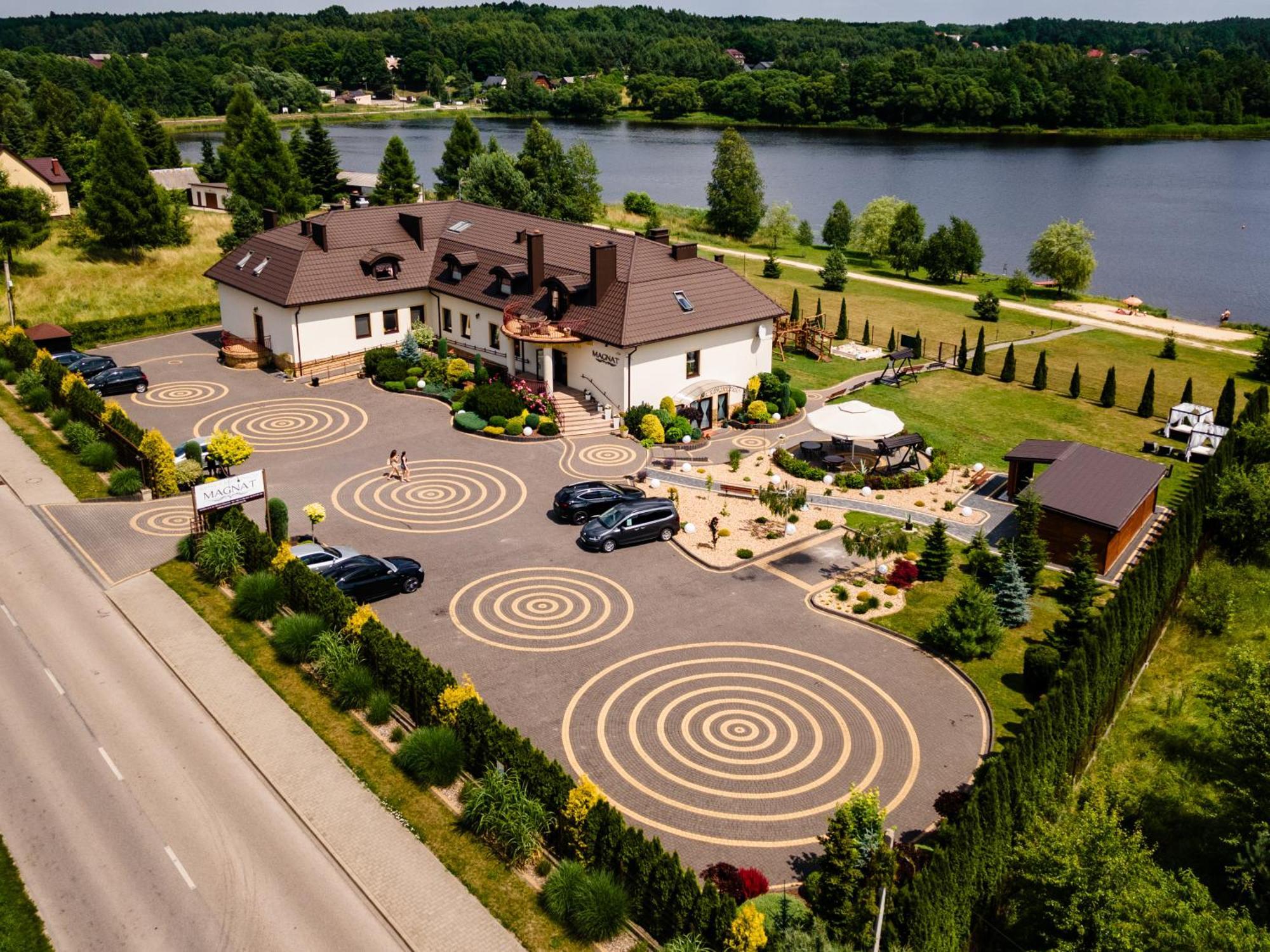 Hotel Magnat Suchedniów Exterior foto